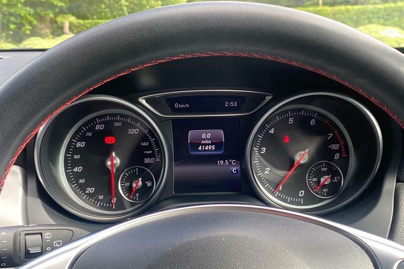 Mercedes-Benz GLA Class 180 Amg Line Edition DK69SUV White #6