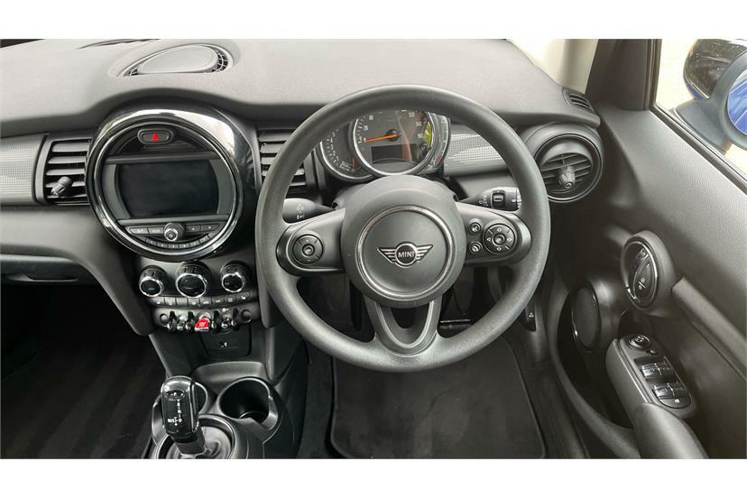 Mini Hatch 1.5 Cooper Classic II Comfortnav Pack Blue #5