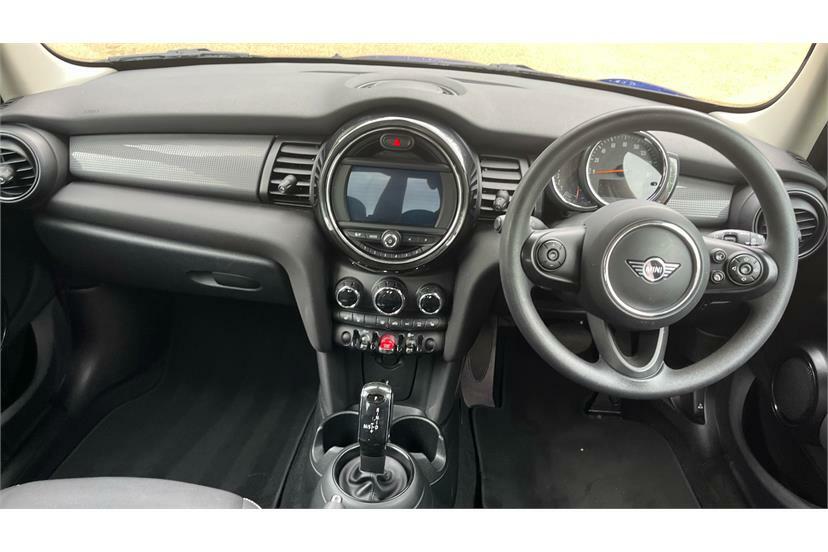 Mini Hatch 1.5 Cooper Classic II Comfortnav Pack Blue #4