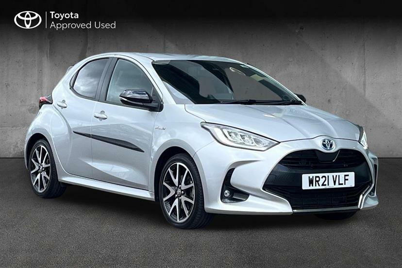 Toyota Yaris 1.5 Hybrid Dynamic Cvt Silver
