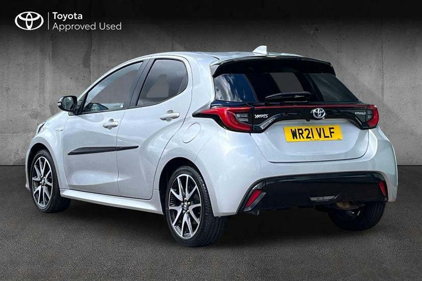Toyota Yaris 1.5 Hybrid Dynamic Cvt Silver #3