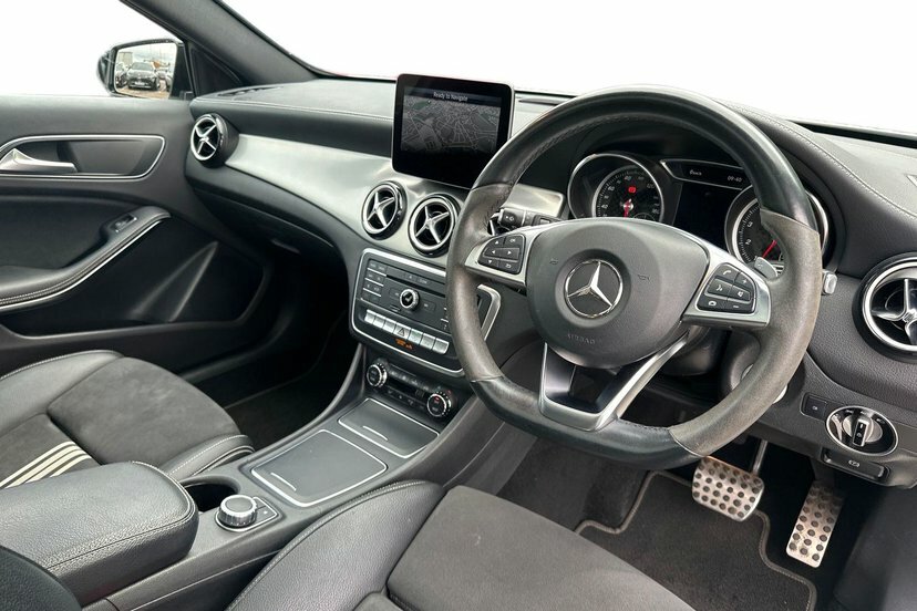Mercedes-Benz A Class A200 Whiteart Edition LP18LGV White #5