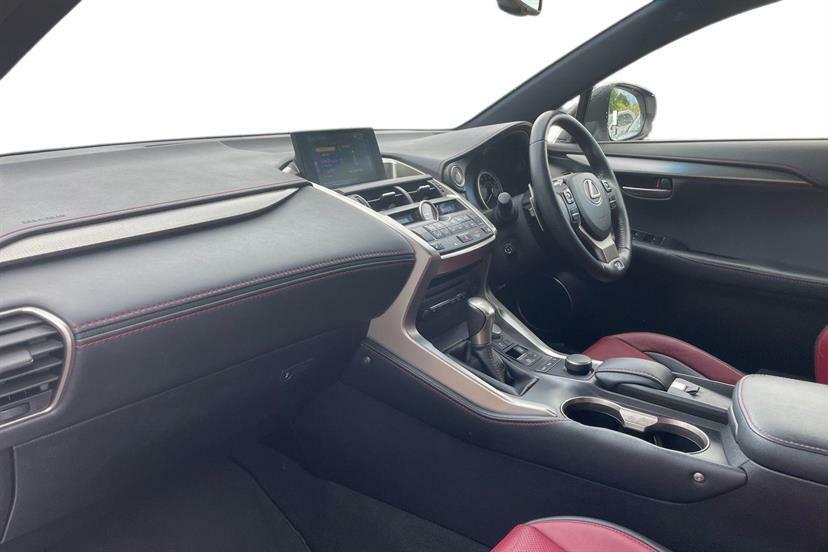 Lexus NX 200T 2.0 F-sport Nav White #2