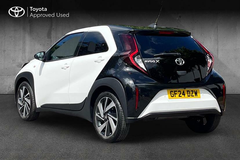 Toyota Aygo X 1.0 Vvt-i Edge Parking GF24DZW Black #3