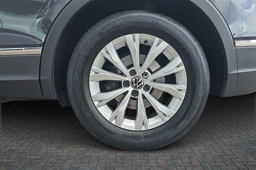 Volkswagen Tiguan 1.5 Tsi EJ21KOA Grey #5