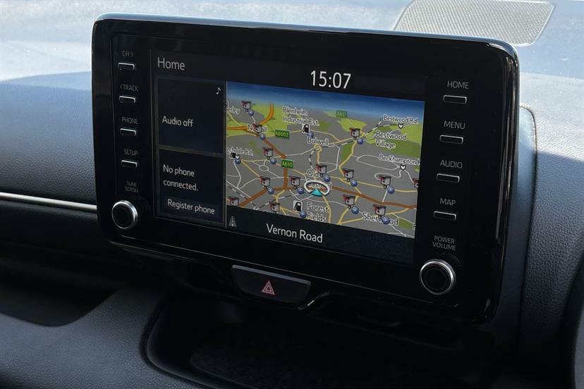 Toyota Yaris 1.5 Hybrid Design Cvt Black #5