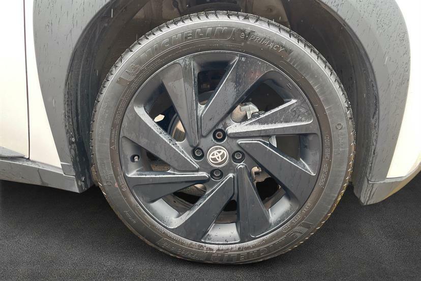 Toyota Aygo X 1.0 Vvt-i Edge Parking GF74VYZ Black #5