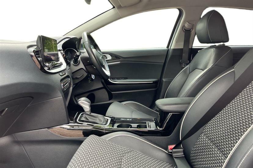 Kia Ceed 1.5T Gdi Isg 3 Dct FE22TVP White #2