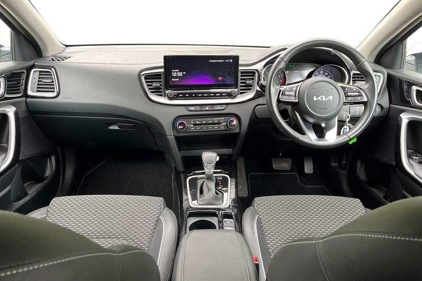 Kia Ceed 1.5T Gdi Isg 3 Dct FE22TVP White #6