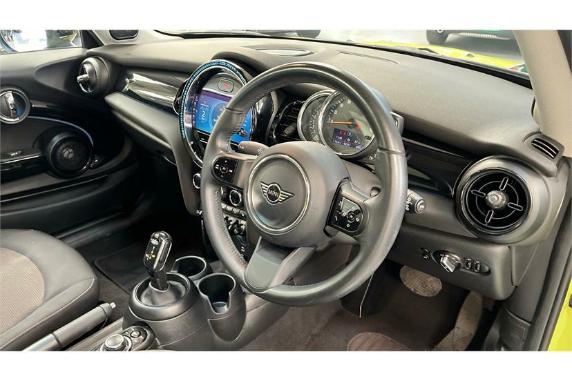 Mini Hatch 1.5 Cooper Classic Comfortnav Pack Yellow #5