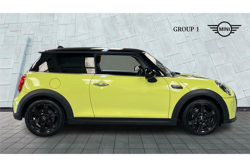 Mini Hatch 1.5 Cooper Classic Comfortnav Pack Yellow #3
