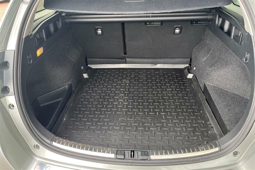 Toyota Auris Design Hev Vvt-i Cvt Grey #8