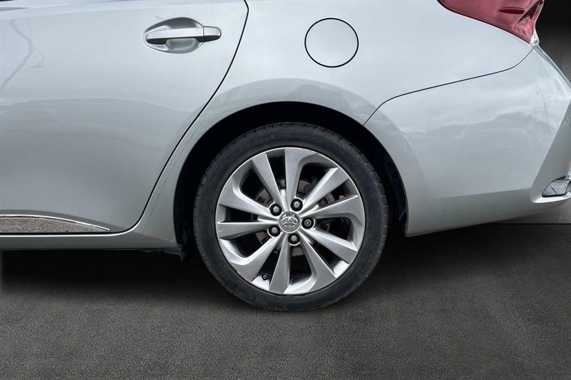 Toyota Auris 1.8 Hybrid Excel Tss Cvt Leather Silver #4