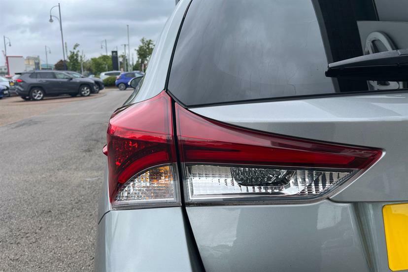 Toyota Auris Design Hev Vvt-i Cvt Grey #40