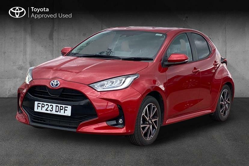 Toyota Yaris 1.5 Hybrid Design Cvt  #2