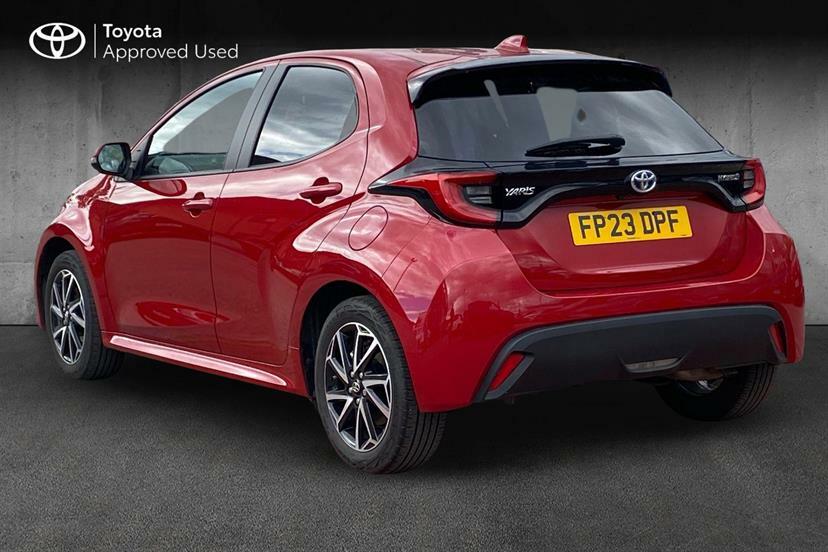 Toyota Yaris 1.5 Hybrid Design Cvt  #3