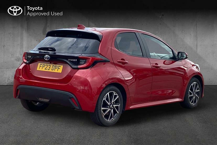 Toyota Yaris 1.5 Hybrid Design Cvt 
