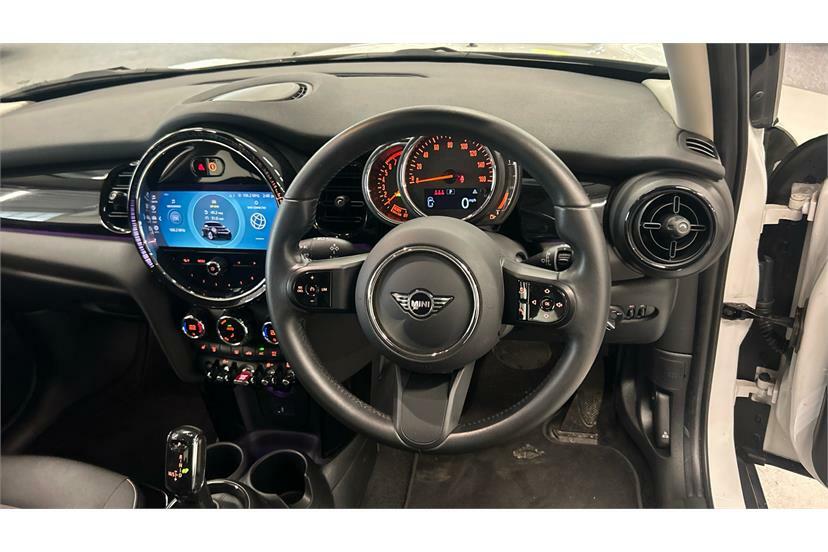 Mini Hatch 1.5 Cooper Classic RV72TYD White #5
