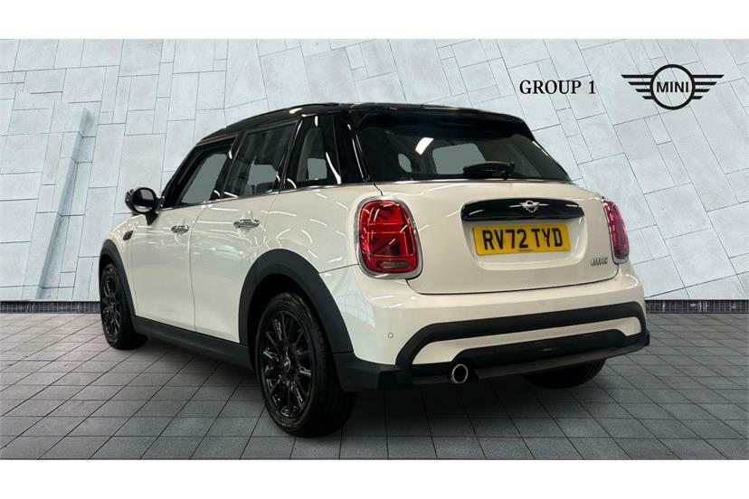 Mini Hatch 1.5 Cooper Classic RV72TYD White #2