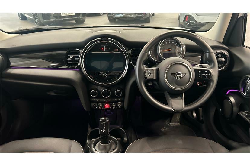 Mini Hatch 1.5 Cooper Classic RV72TYD White #4