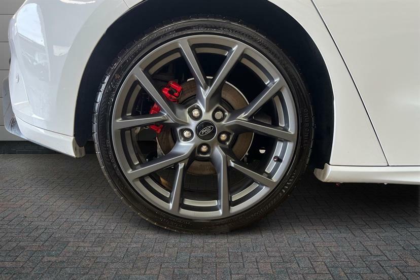 Ford Focus 2.3 Ecoboost St White #5