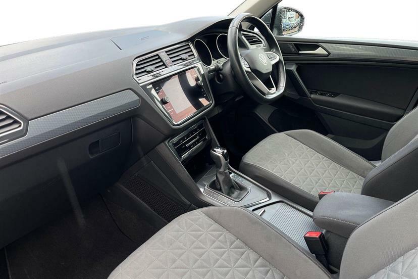 Volkswagen Tiguan 1.5 Tsi 150 Life Dsg MT21KWM Grey #2