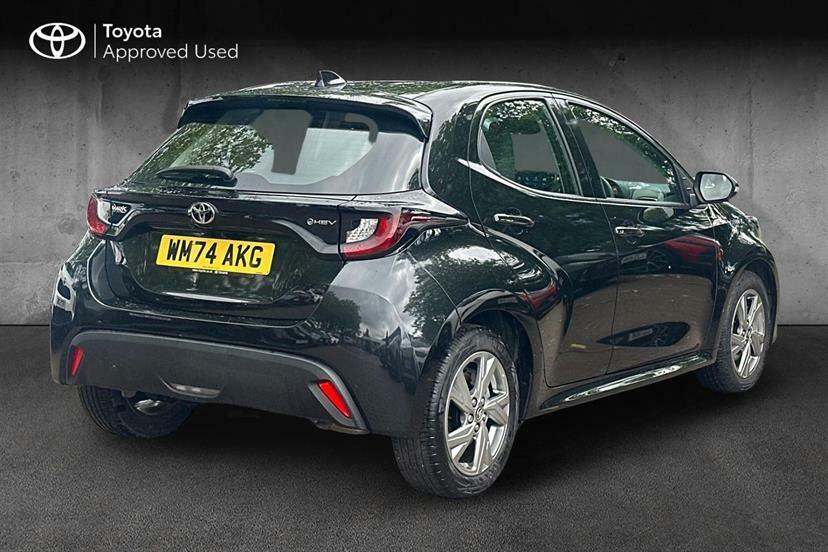 Toyota Yaris 1.5 Hybrid Icon Cvt WM74AKG Black #2