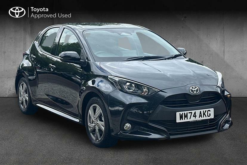 Toyota Yaris 1.5 Hybrid Icon Cvt Black