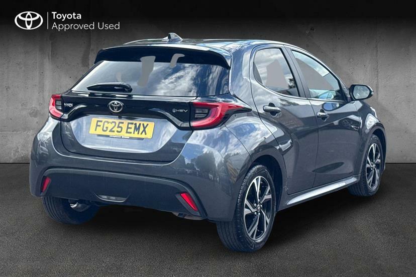 Toyota Yaris 1.5 Hybrid Design Cvt Grey #2