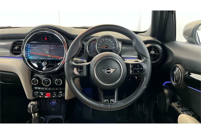 Mini Hatch 1.5 Cooper Exclusive Comfortnav Pack Black #5