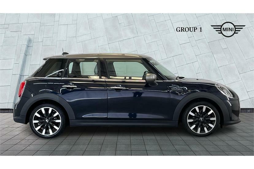 Mini Hatch 1.5 Cooper Exclusive Comfortnav Pack Black #3