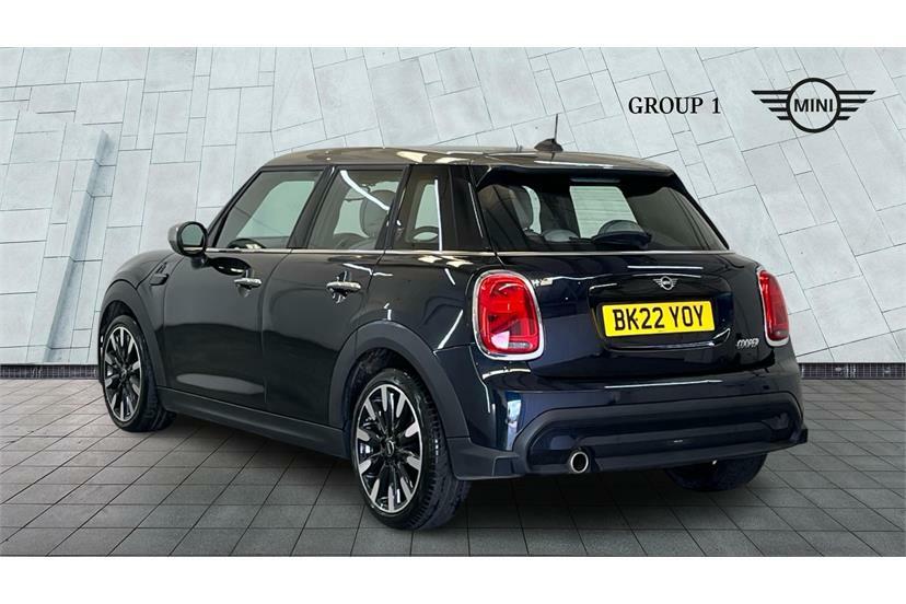 Mini Hatch 1.5 Cooper Exclusive Comfortnav Pack Black #2