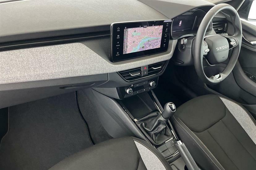 Skoda Kamiq 1.0 Tsi Se Edition GK75KLC Black #2
