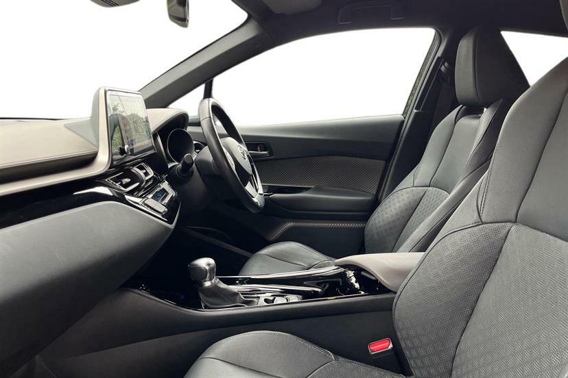 Toyota C-Hr 1.8 Hybrid Excel Cvt FD22YKH Black #2