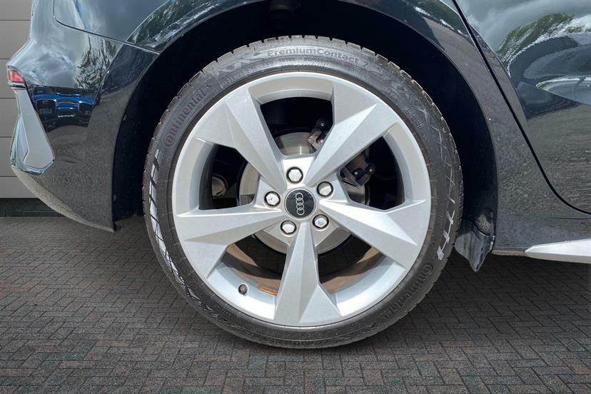 Audi A3 30 Tfsi S Line DE72UWB Black #5