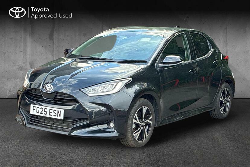 Toyota Yaris 1.5 Hybrid Design Cvt Black #3