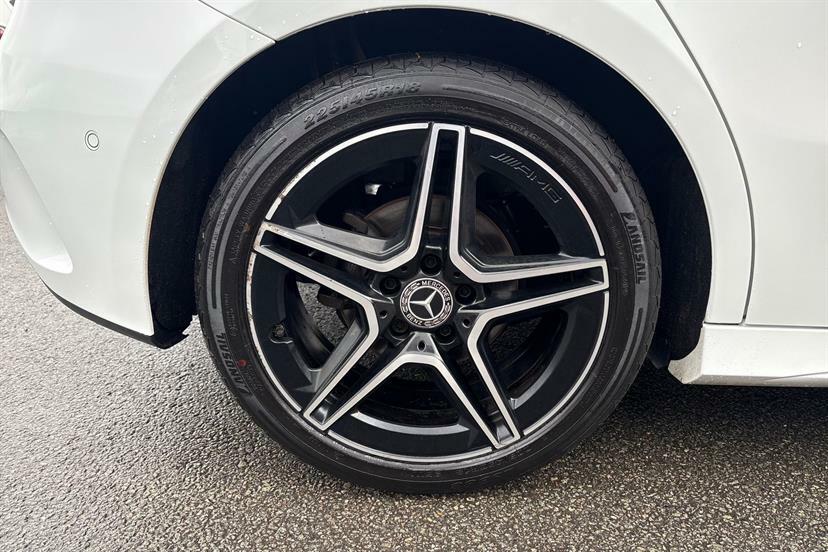 Mercedes-Benz A Class A200d Amg Line Executive KN23XSE White #4