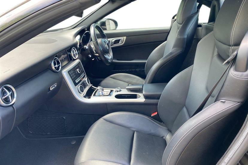 Mercedes-Benz SLC 200 Amg Line 9G-tronic Black #6