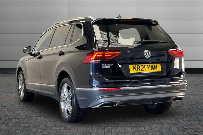 Volkswagen Tiguan Allspace 1.5 Tsi Sel Dsg Black #3