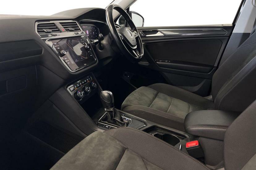 Volkswagen Tiguan Allspace 1.5 Tsi Sel Dsg Black #2