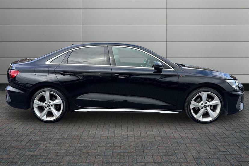 Audi A3 35 Tfsi S Line S Tronic EA22PZU Black #4