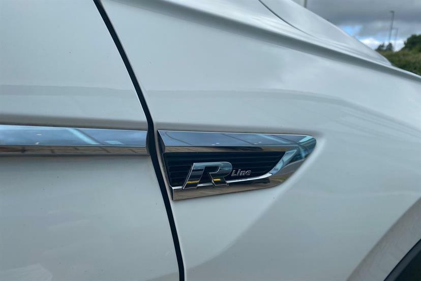 Volkswagen Tiguan 2018 2.0 Tdi Sel Suv 4Motion Eur Blue #17