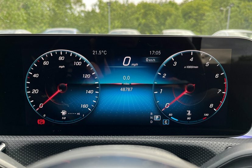 Mercedes-Benz CLA Class Cla200 Amg Line Executive Shooting Brake Pet KN23XSV White #6