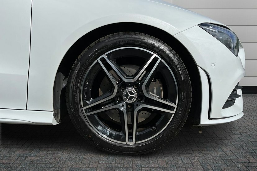 Mercedes-Benz CLA Class Cla200 Amg Line Executive Shooting Brake Pet KN23XSV White #4