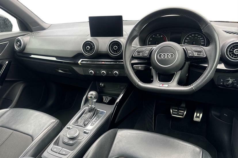 Audi Q2 35 Tfsi Black Edition S Tronic Black #6
