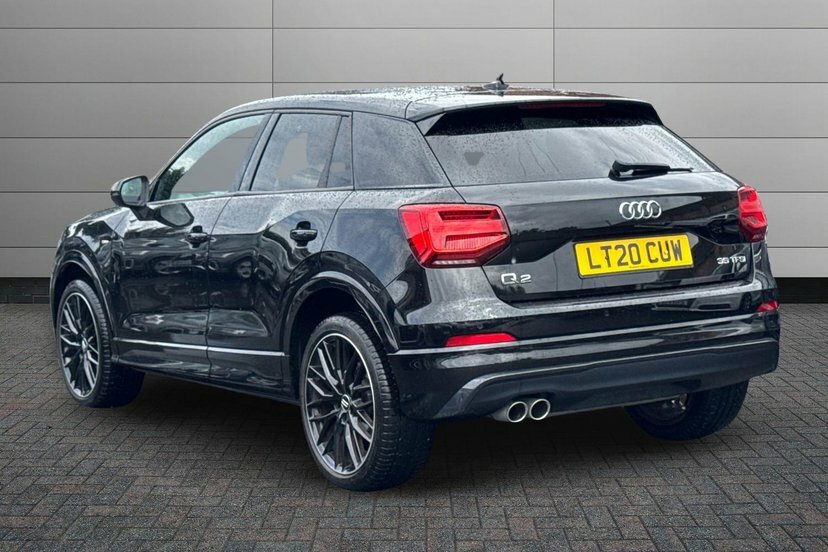 Audi Q2 1.5 Tfsi Cod 35 Black Edition Suv S Tro Black #3