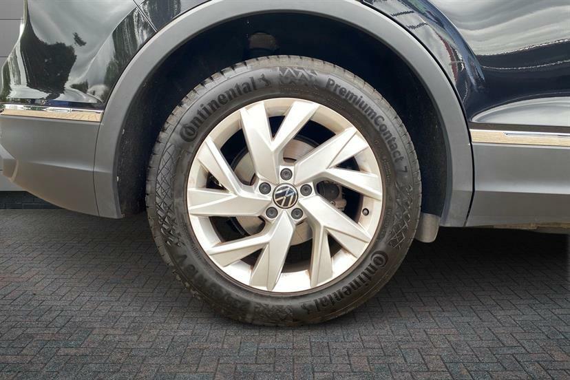 Volkswagen Tiguan 1.5 Tsi 150 Life Black #5