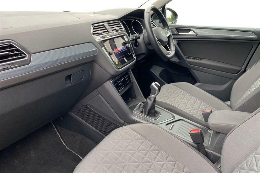 Volkswagen Tiguan 1.5 Tsi 150 Life Black #2