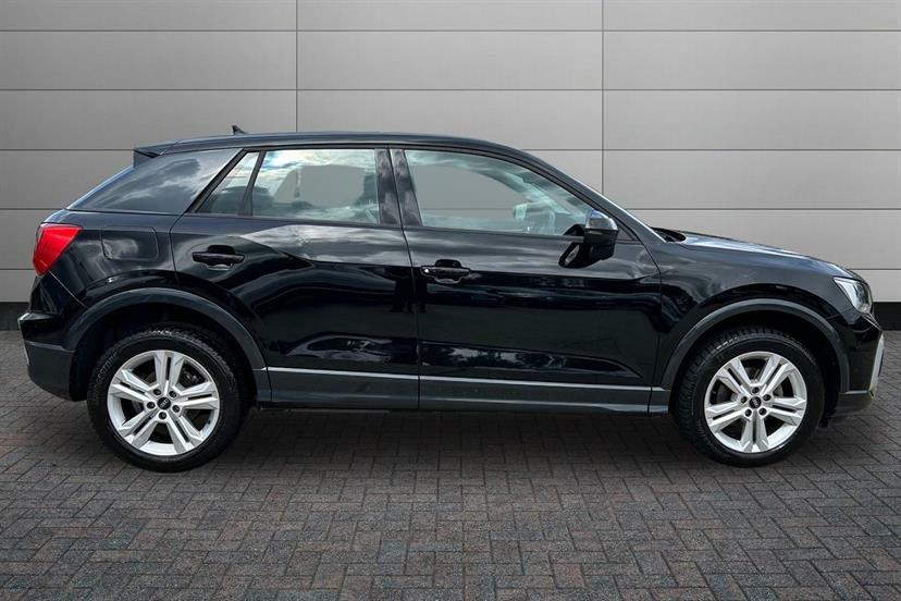 Audi Q2 35 Tfsi Sport Cs LS23MUU Black #4