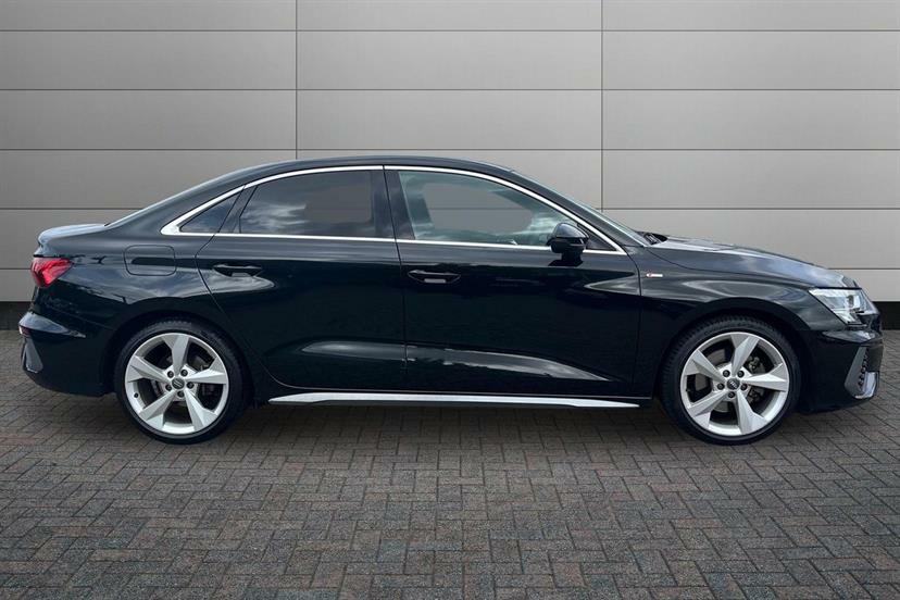 Audi A3 35 Tfsi S Line S Tronic DE70MJF Black #4